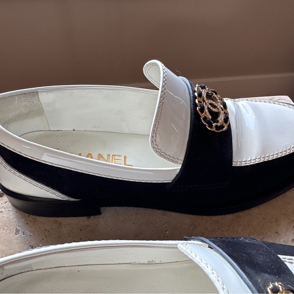 Chanel FW22-23 Patent/Suede Loafers IT37 - Worn Once with Box - Picture 6 of 11